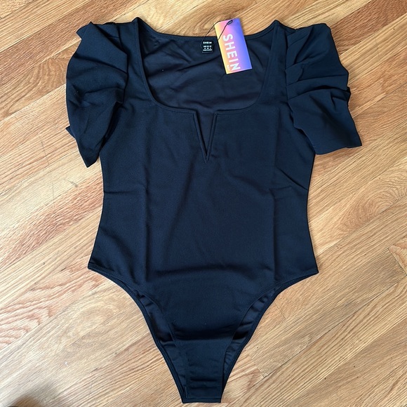 Black Ruffle Sleeve Bodysuit - Picture 3 of 4